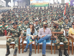Team of ‘Shivaay’ visits at Attari border on Independence Day