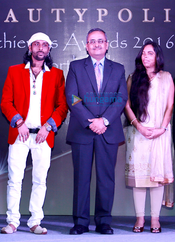 zeenat aman attends the beautypolis awards 5