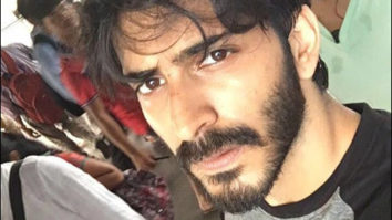 Check out: Harshvardhan Kapoor snaps a selfie on the sets of Bhavesh Joshi