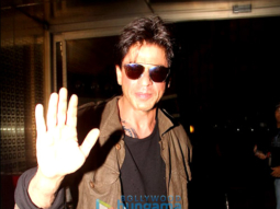 Check out: Shah Rukh Khan gives a glimpse of his tattoo