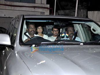 Aamir Khan watches the rushes of 'Dangal' with the cast