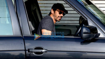 Arjun Rampal, Farhan Akhtar & Purab Kohli snapped at Farhan Akhtar’s house