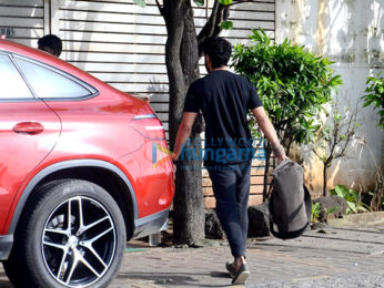 Arjun Rampal, Farhan Akhtar & Purab Kohli snapped at Farhan Akhtar's house