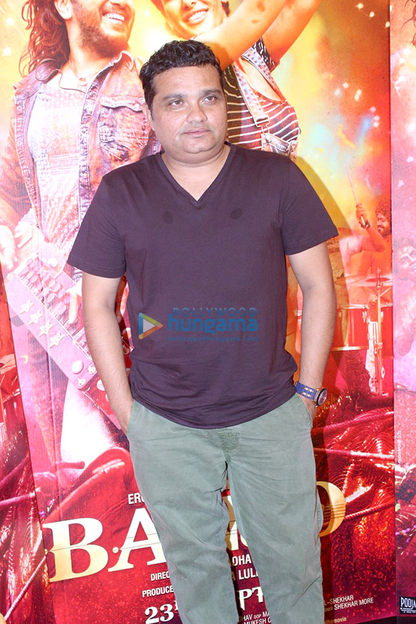 cast of banjo celebrates director ravi jadhavs birthday 6