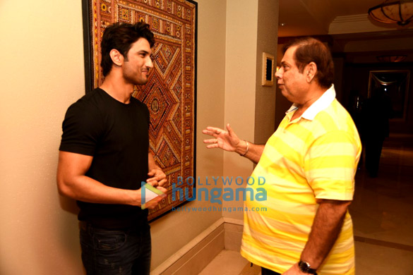 david drops in to meet sushant 3