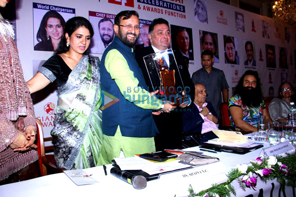 deepika padukone rishi kapoor receive giant international award 2016 6