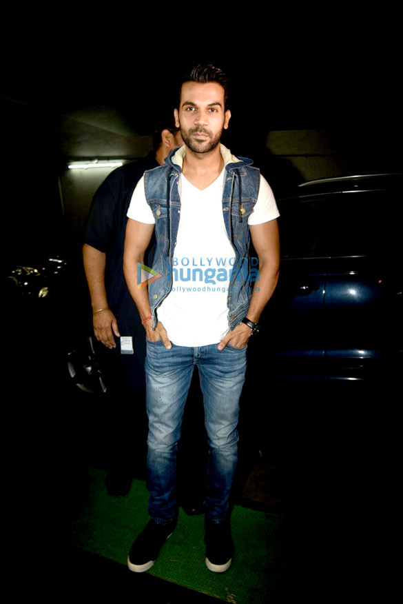 kriti sanon preity zinta juhi chawla grace the special screening of pink 13