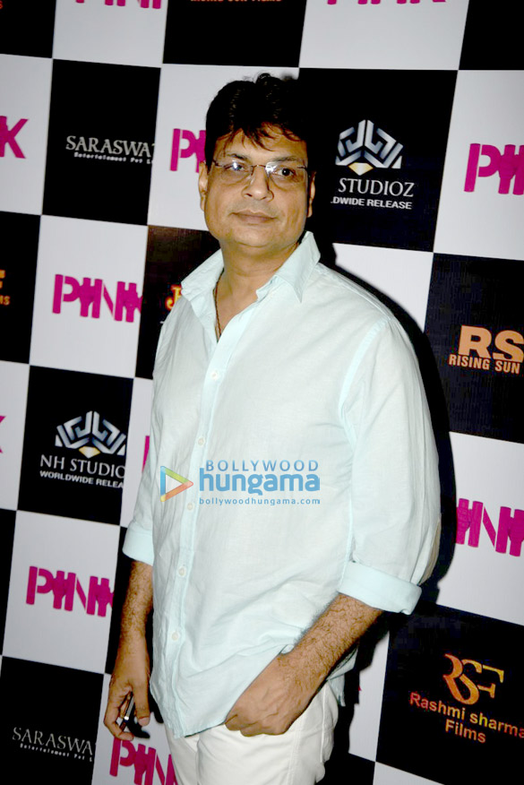 kriti sanon preity zinta juhi chawla grace the special screening of pink 9