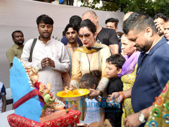 Manyata Dutt & kids' Ganesh visarjan
