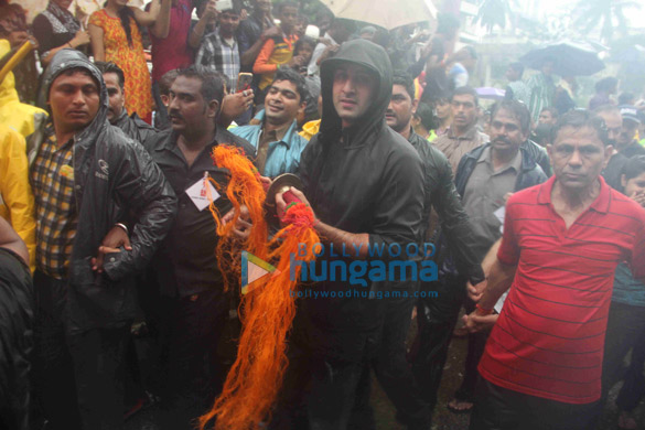 ranbir rishi snapped ganpati visarjan 6