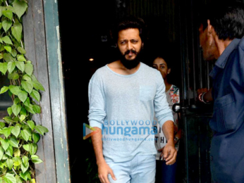 Riteish Deshmukh & Genelia Dsouza snapped post lunch at Pali Village Cafe