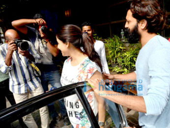 Riteish Deshmukh & Genelia Dsouza snapped post lunch at Pali Village Cafe