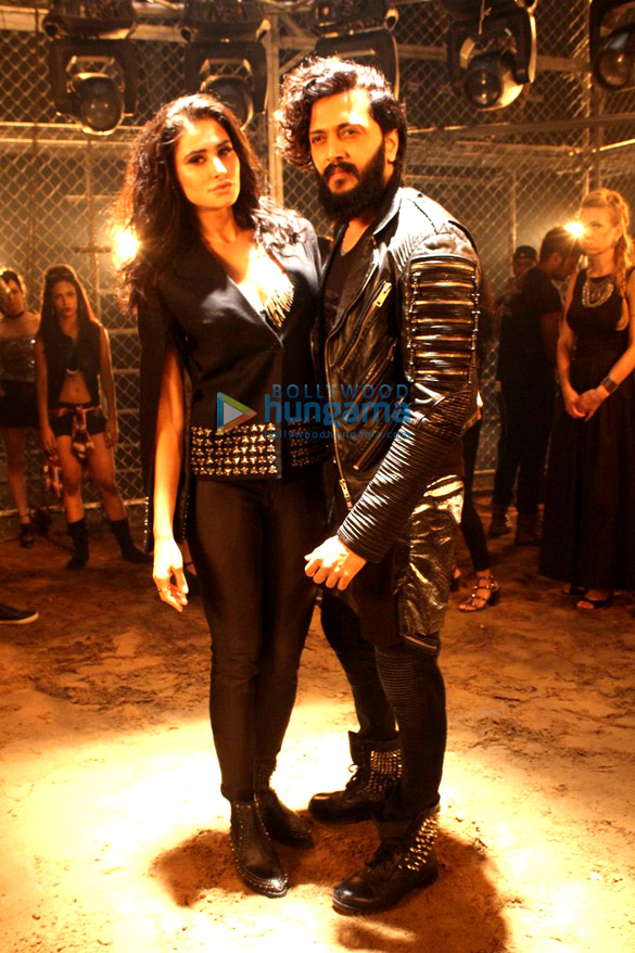 Riteish Deshmukh & Nargis Fakhri shoot for ‘Banjo’ promotional video