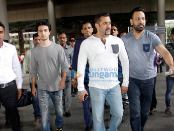 Salman Khan, Arbaaz Khan and Aayush Sharma arrive back in Mumbai