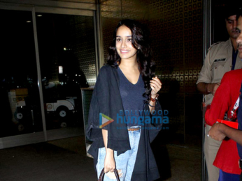 Shraddha Kapoor snapped on her way to USA for 'Half Girlfriend' shoot