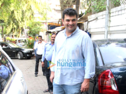 Siddharth Roy Kapur, Aditya Roy Kapur & Kunaal Roy Kapur snapped during house hunt in Bandra