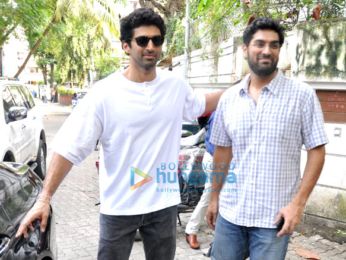 Siddharth Roy Kapur, Aditya Roy Kapur & Kunaal Roy Kapur snapped during house hunt in Bandra