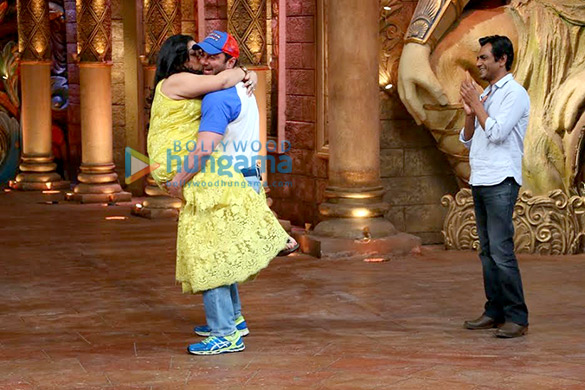 sohail khan nawazuddin siddiqui promote freaky ali on comedy night bachao 2