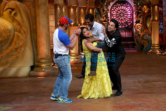 sohail khan nawazuddin siddiqui promote freaky ali on comedy night bachao 3