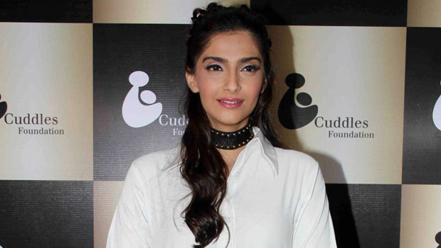 Sonam Kapoor Graces Cuddles Foundation Fund Raiser Sonam Kapoor Graces Cuddles Foundation Fund Raiser