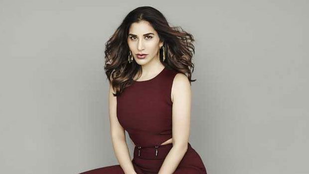 Sophie Choudry’s HEART-THROBBING Meet N Greet Sophie Choudry’s HEART-THROBBING Meet N Greet