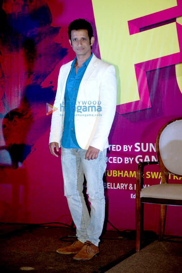 sunny leone sharman joshi unveil a song from fuddu 3