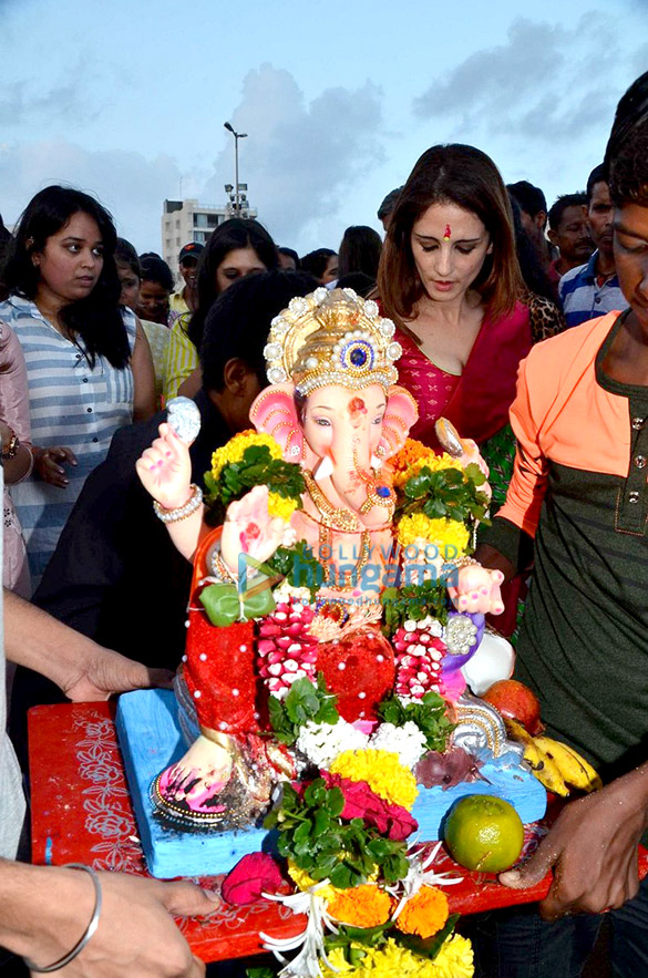 sussanne roshans ganesha visarjan 3