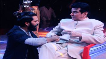 Riteish Deshmukh clicks a selfie with Jeetendra on the sets of Kumkum Bhagya