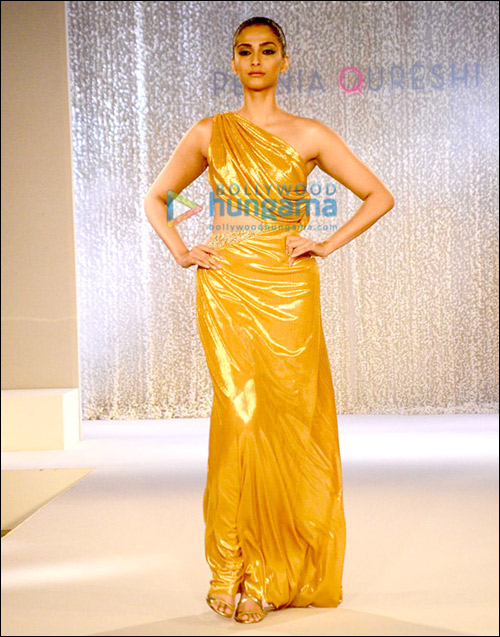 what bollywood stars did this week 1375