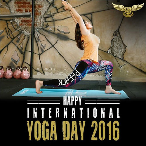 bollywood celebrities support international yoga day 7