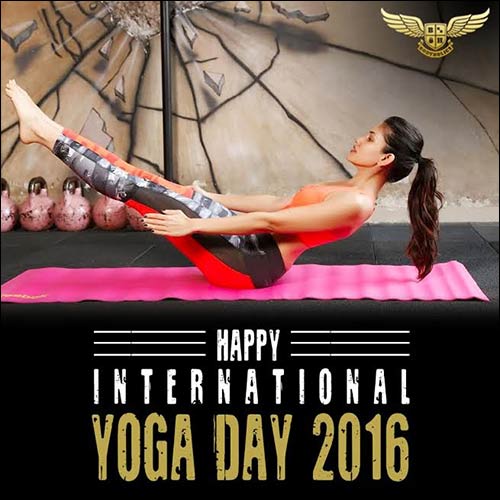 bollywood celebrities support international yoga day 9