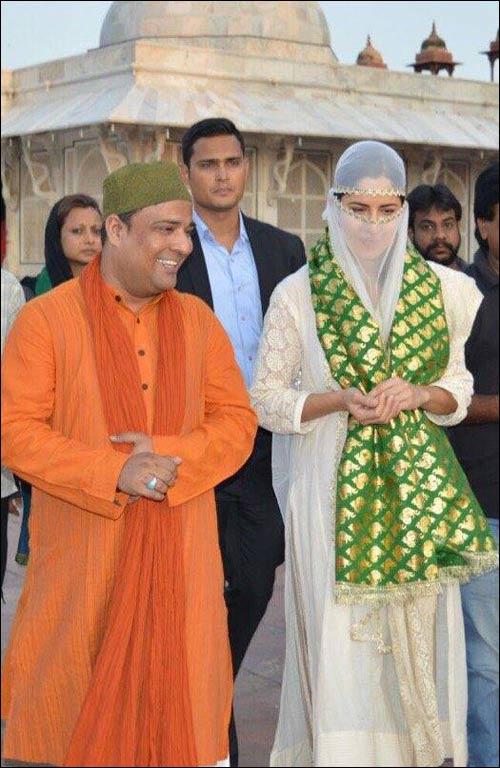 Katrina Kaif visits the holy tomb of Salim Chishti in Fatehpur Sikri