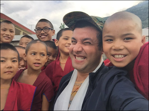 check out varun sharmas encounter with lama kids 3