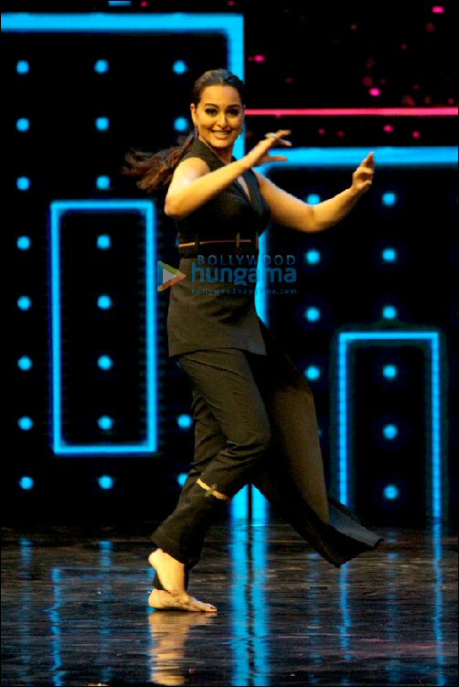what bollywood stars did this week 1484