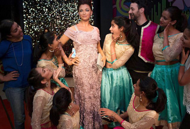 Diwali special: Wax statues of Aishwarya Rai Bachchan, Kareena Kapoor, Amitabh Bachchan, Hrithik Roshan and Shah Rukh Khan unveiled at Madame Tussauds, San Francisco