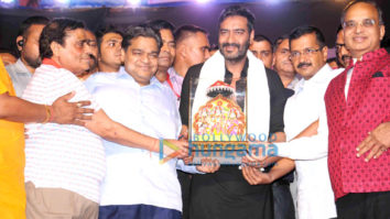 Ajay Devgn burns Raavan’s effigy in Delhi on Dussehra