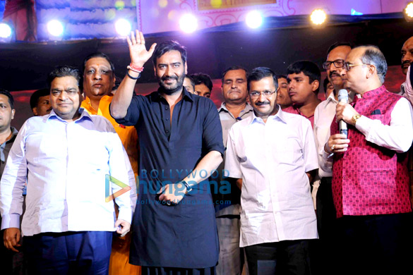 ajay burns raavans effigy in delhi 4