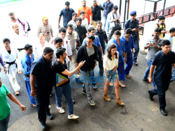 Akshay Kumar & Alia Bhatt grace Women's Defence Academy felicitation