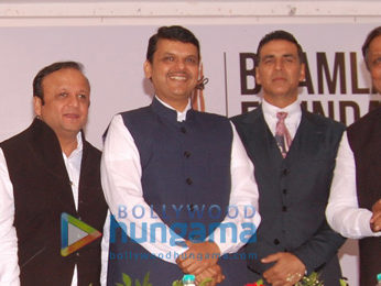Hon CM Devendra Fadnavis & Akshay Kumar at Bhamla Foundation's 'Jaanbachao' initiative