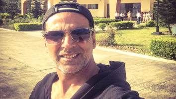What is Akshay Kumar doing in Manali early morning?