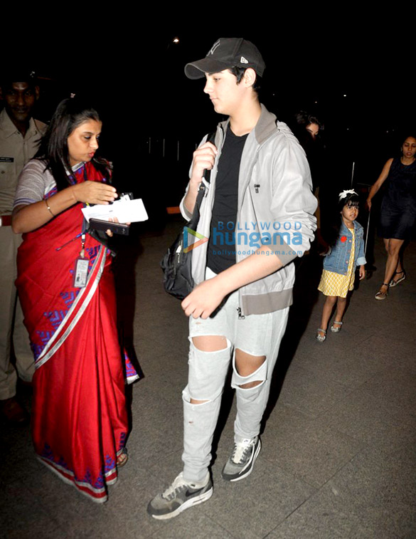 akshay and family depart for holidays in dubai 4