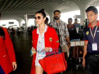 Alia Bhatt, Ajay Devgn & Sunny Leone snapped at the airport