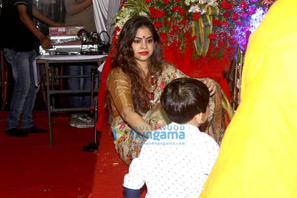 alia and kajol grace navratri celebrations 11