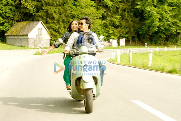 bachna ae haseeno 25