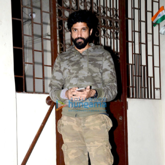 Farhan Akhtar snapped in Bandra after dubbing for Rock On!! 2
