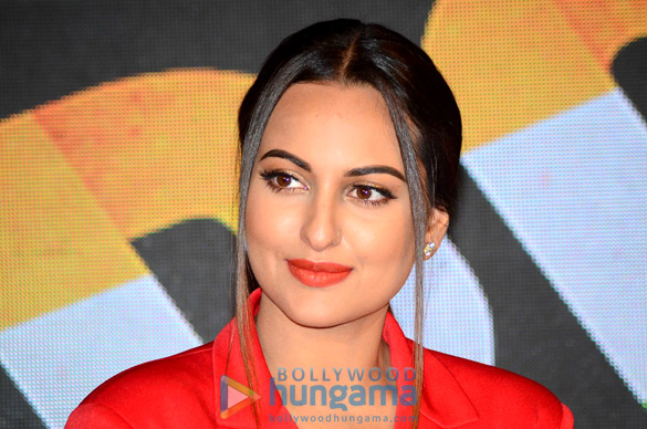 john abraham sonakshi sinha launch the song of force 2 8