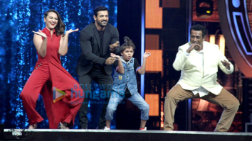 John Abraham & Sonakshi Sinha promote ‘Force 2’ on Super Dancer