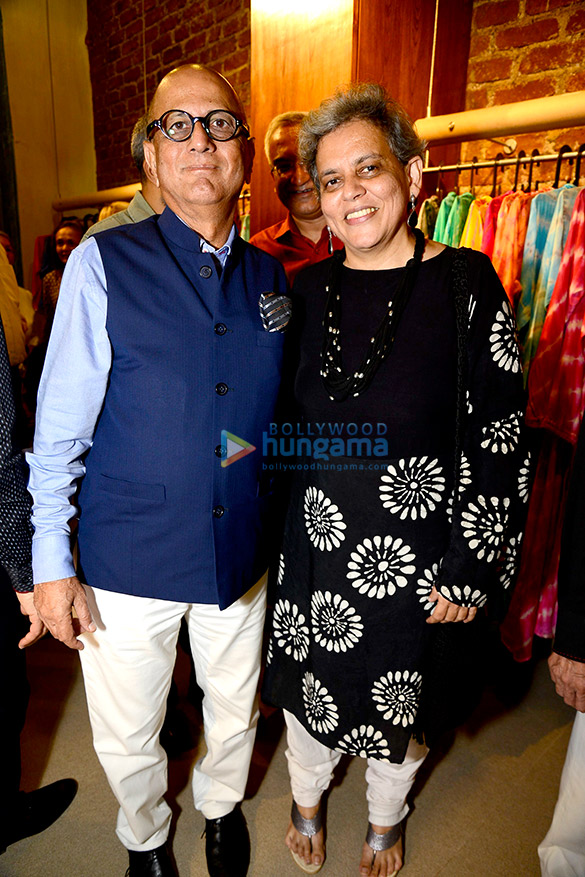 juhi chawla launches gopi vaids first stand alone store 7
