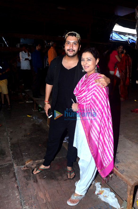 kajol graces durga goddess ceremony 3