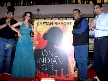 Kangna Ranaut unveils Chetan Bhagat's book 'One Indian Girl'